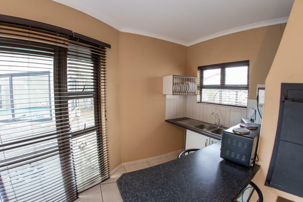 Meransha Self Catering Cc Walvis Bay Exteriör bild