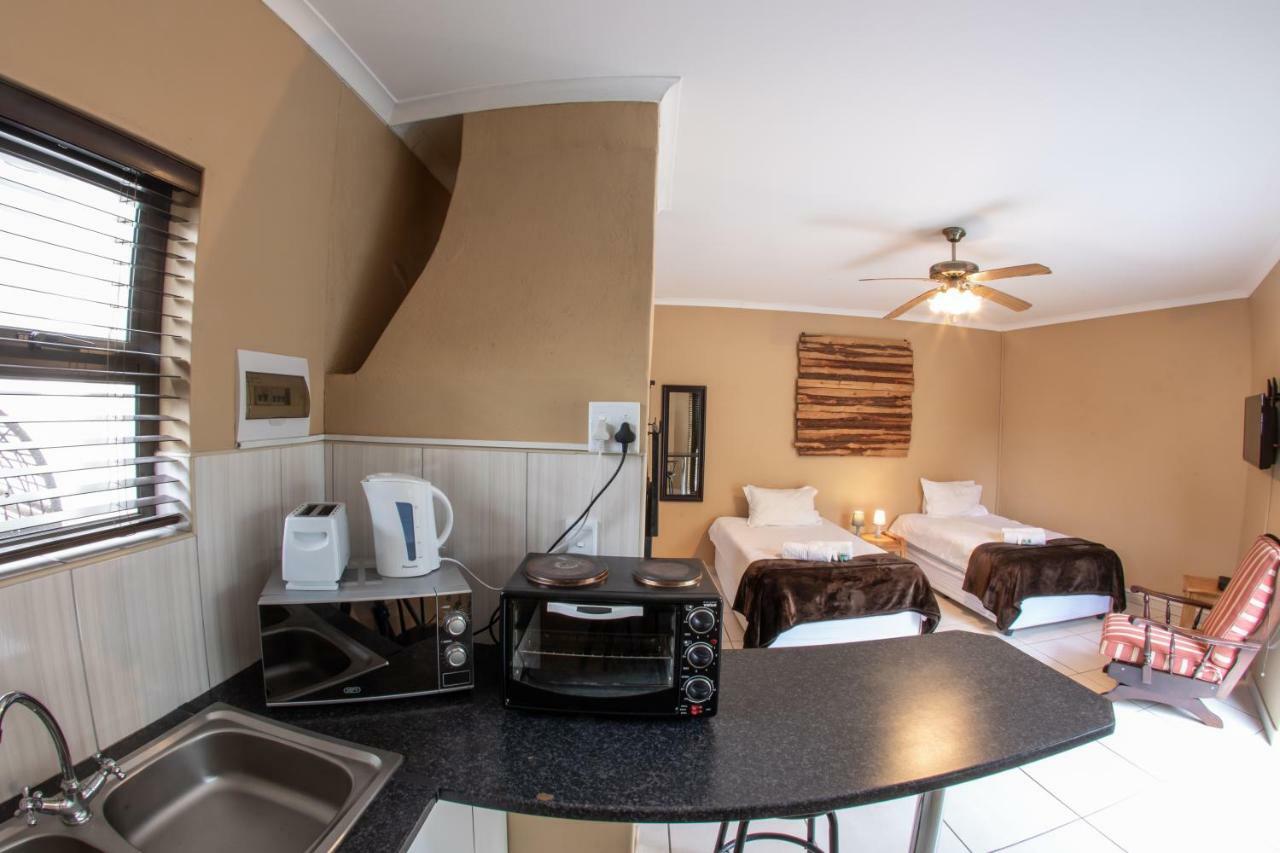 Meransha Self Catering Cc Walvis Bay Exteriör bild