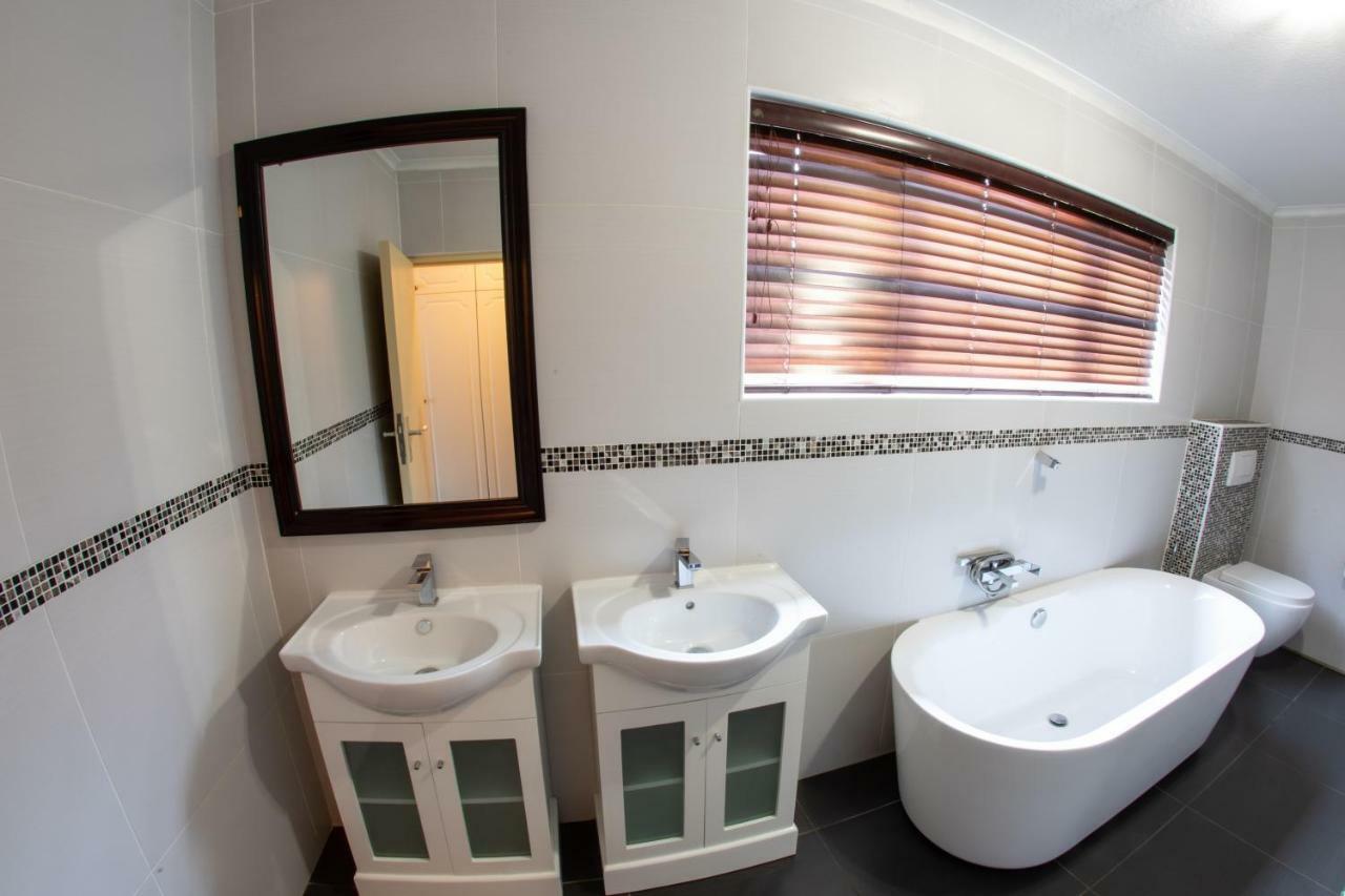Meransha Self Catering Cc Walvis Bay Exteriör bild