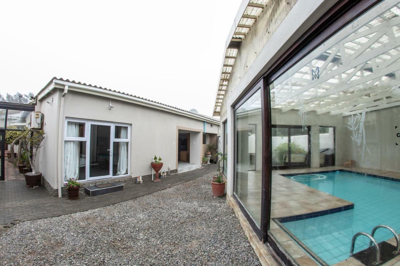 Meransha Self Catering Cc Walvis Bay Exteriör bild