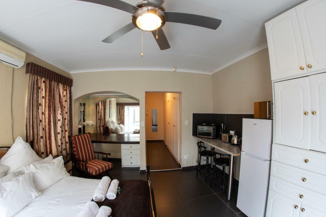 Meransha Self Catering Cc Walvis Bay Exteriör bild