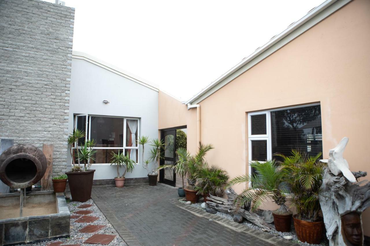 Meransha Self Catering Cc Walvis Bay Exteriör bild