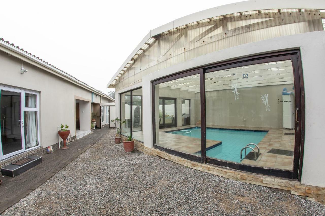 Meransha Self Catering Cc Walvis Bay Exteriör bild