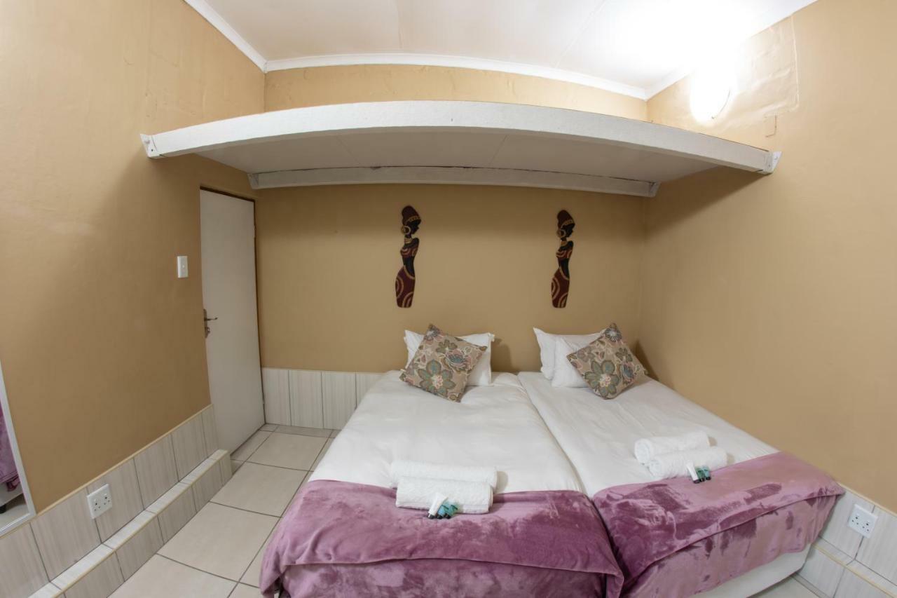 Meransha Self Catering Cc Walvis Bay Exteriör bild