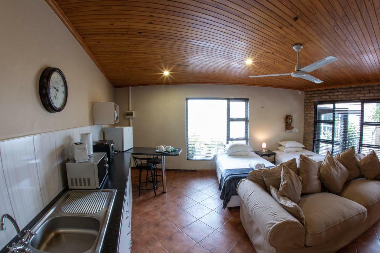 Meransha Self Catering Cc Walvis Bay Exteriör bild